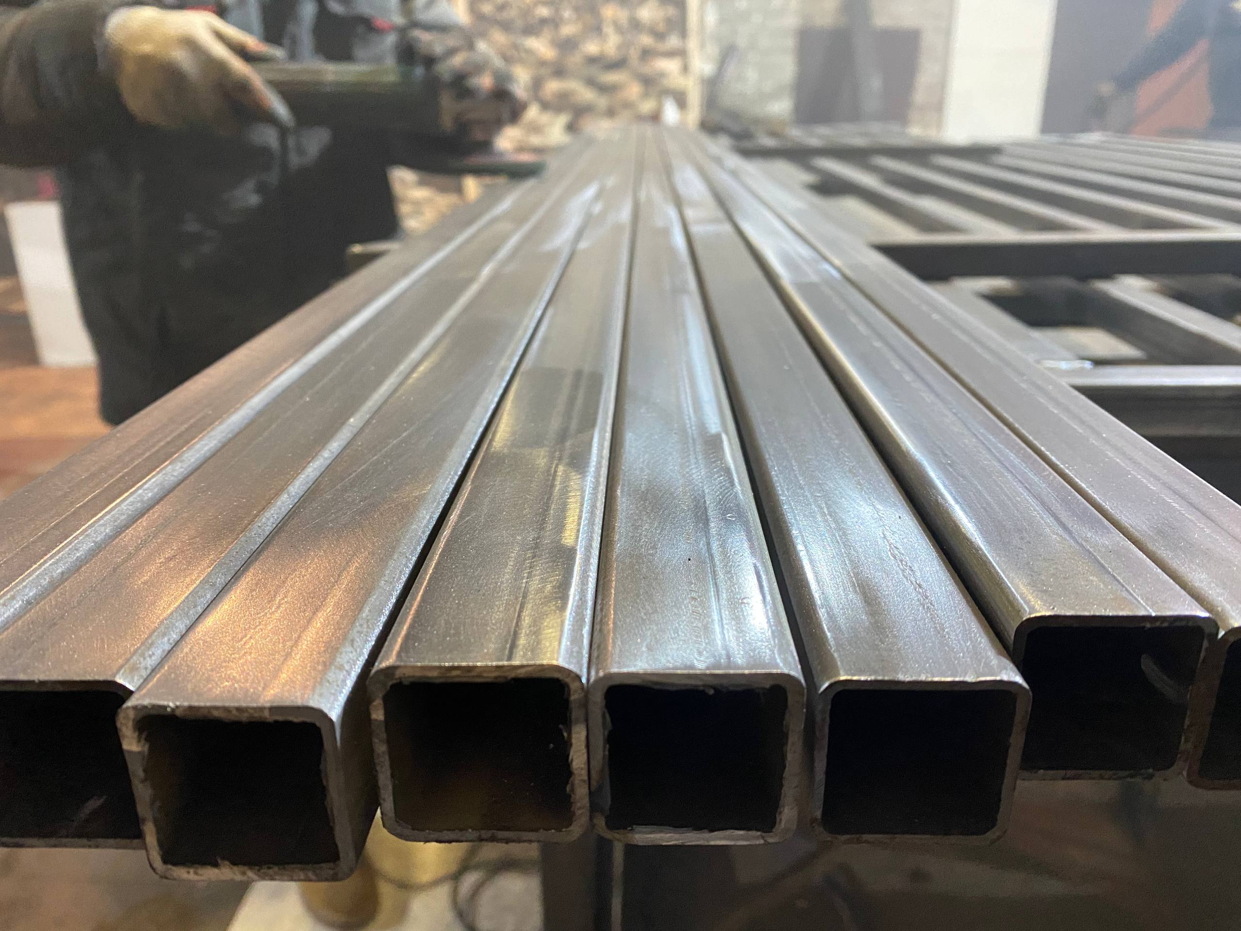 Очистка металла коралловыми кругами перед сваркой